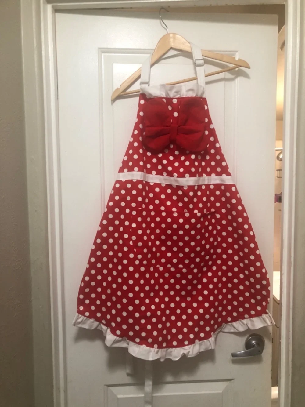 Disney Parks Minnie Mouse Red Polka Dot Ruffled Adult Apron NEW